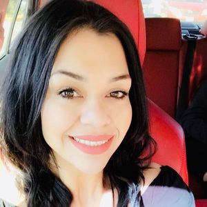 Meet your Posher, Mmonica